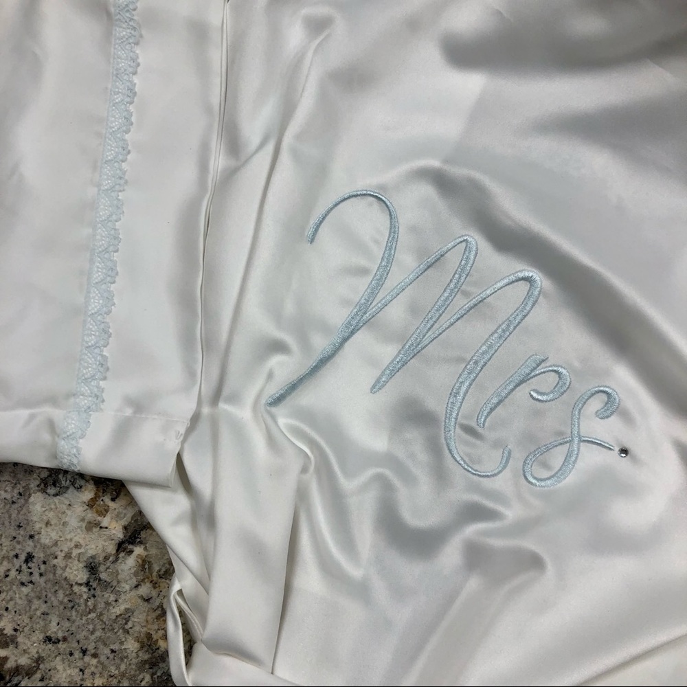 Mrs. White Satin Robe - Picture 6 of 7